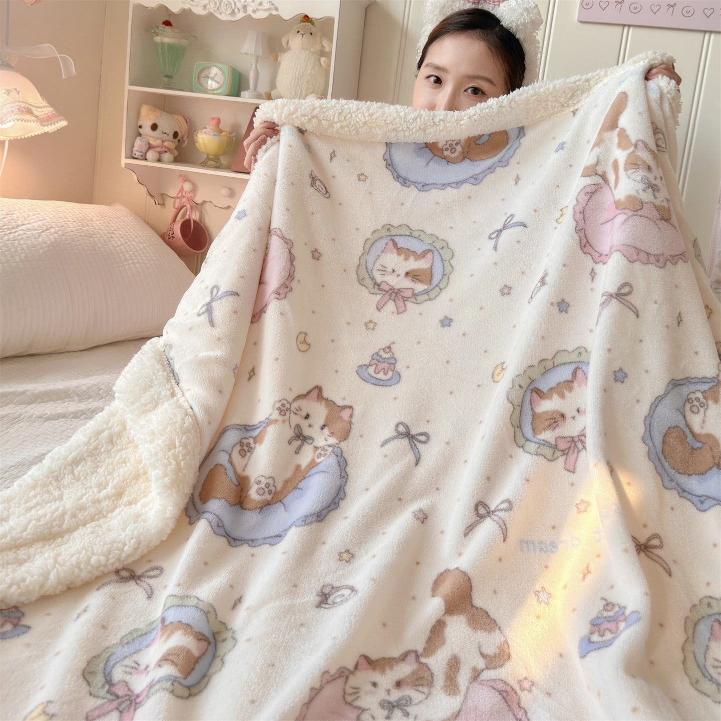 Minimalist Lamb Wool Blanket Thick Soft Winter Throw Cozy Blanket
